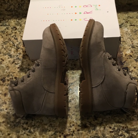 🎀CRB Girls Boots Grey bling 💎on outer sides NWT - Picture 3 of 7